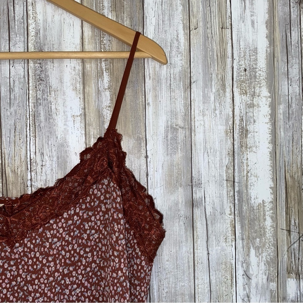 NWT Everleigh Maroon Floral Cami Tank - Picture 3 of 6